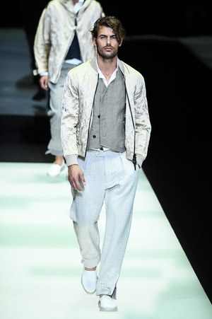 ジョルジオ アルマーニ  2018年春夏コレクション - 紳士が纏うエレガントな清涼感｜写真21