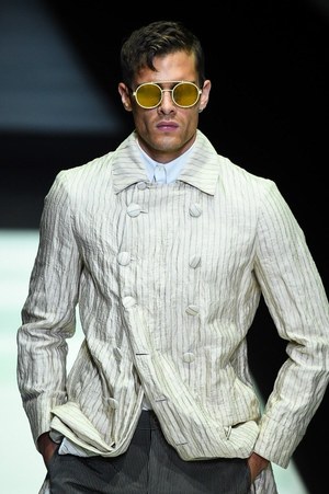 ジョルジオ アルマーニ  2018年春夏コレクション - 紳士が纏うエレガントな清涼感｜写真24