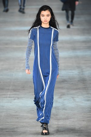 ディーゼル ブラック ゴールド 18年春夏コレクション - 初夏の風と呼応する軽やかなレイヤード｜写真13