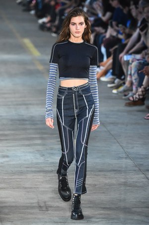 ディーゼル ブラック ゴールド 18年春夏コレクション - 初夏の風と呼応する軽やかなレイヤード｜写真18