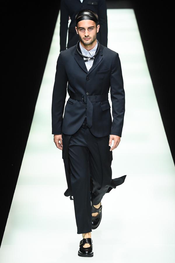 エンポリオ アルマーニ 18年春夏メンズコレクション イタリア男性が好むオリエンタルエッセンス ファッションプレス