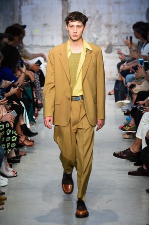 マルニ 2018年春夏メンズコレクション - フォーマルスタイルを思い出とともに｜写真8