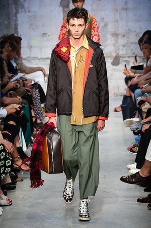 マルニ 2018年春夏メンズコレクション - フォーマルスタイルを思い出とともに｜写真23