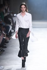 ニール バレット 2018年春夏メンズコレクション - 直線が導く原点回帰への道｜写真17