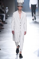 ニール バレット 2018年春夏メンズコレクション - 直線が導く原点回帰への道｜写真23