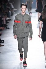 ニール バレット 2018年春夏メンズコレクション - 直線が導く原点回帰への道｜写真51