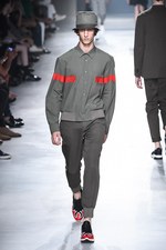 ニール バレット 2018年春夏メンズコレクション - 直線が導く原点回帰への道｜写真52