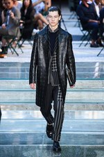 ヴェルサーチ 2018年春夏メンズコレクション - 身に着けて感じるブランドの軌跡｜写真6