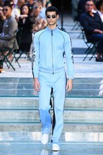 ヴェルサーチ 2018年春夏メンズコレクション - 身に着けて感じるブランドの軌跡｜写真23