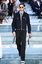 ヴェルサーチ 2018年春夏メンズコレクション - 身に着けて感じるブランドの軌跡｜写真52
