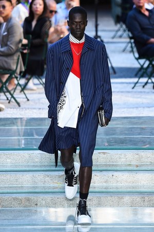 ヴェルサーチ 2018年春夏メンズコレクション - 身に着けて感じるブランドの軌跡｜写真12