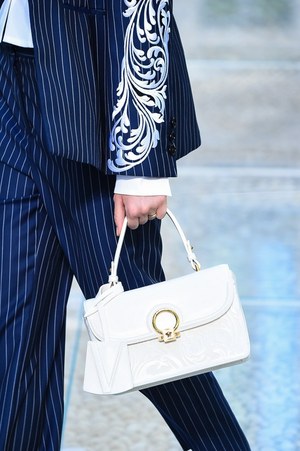 ヴェルサーチ 2018年春夏メンズコレクション - 身に着けて感じるブランドの軌跡｜写真19