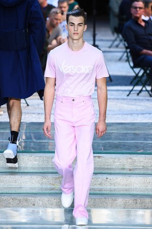 ヴェルサーチ 2018年春夏メンズコレクション - 身に着けて感じるブランドの軌跡｜写真30