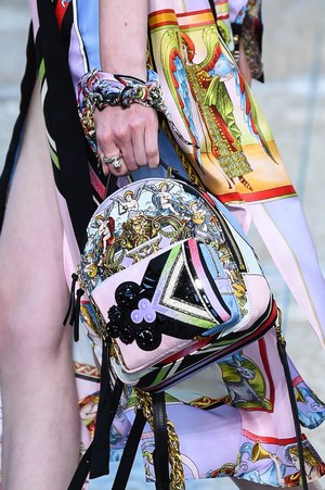 ヴェルサーチ 2018年春夏メンズコレクション - 身に着けて感じるブランドの軌跡｜写真49