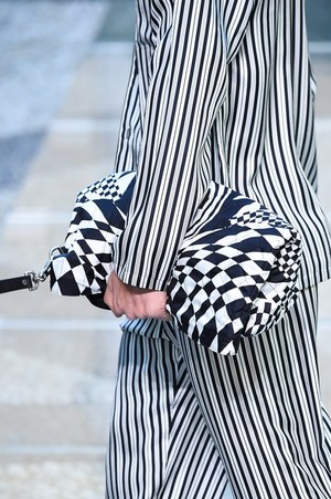 ヴェルサーチ 2018年春夏メンズコレクション - 身に着けて感じるブランドの軌跡｜写真56