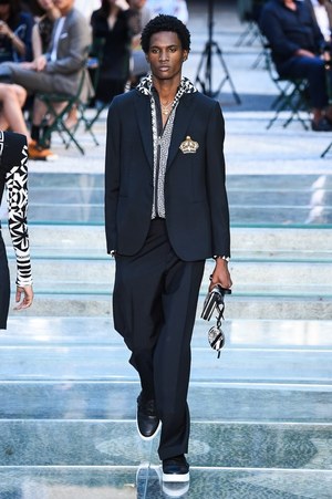 ヴェルサーチ 2018年春夏メンズコレクション - 身に着けて感じるブランドの軌跡｜写真60
