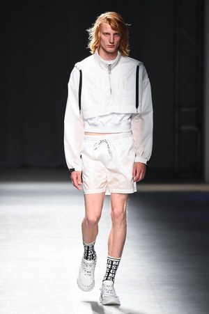 MSGM 2018年春夏メンズコレクション - 季節は夏、高鳴る気持ちを色柄に込めて｜写真2