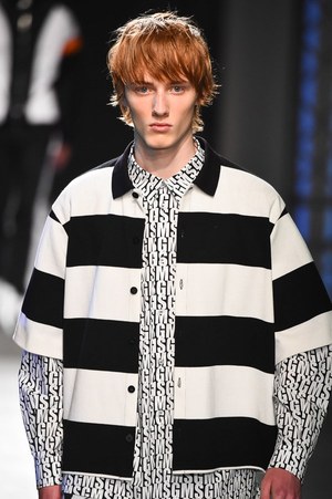 MSGM 2018年春夏メンズコレクション - 季節は夏、高鳴る気持ちを色柄に込めて｜写真13