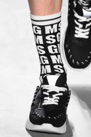 MSGM 2018年春夏メンズコレクション - 季節は夏、高鳴る気持ちを色柄に込めて｜写真14