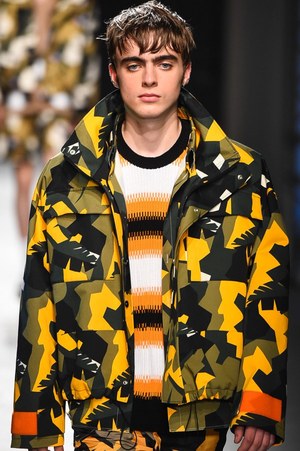 MSGM 2018年春夏メンズコレクション - 季節は夏、高鳴る気持ちを色柄に込めて｜写真22