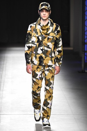 MSGM 2018年春夏メンズコレクション - 季節は夏、高鳴る気持ちを色柄に込めて｜写真24