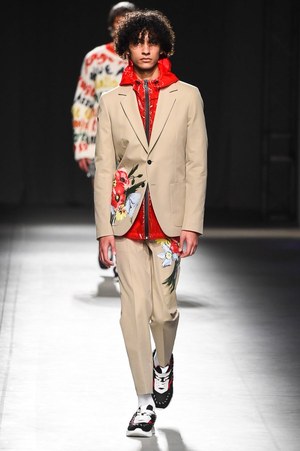 MSGM 2018年春夏メンズコレクション - 季節は夏、高鳴る気持ちを色柄に込めて｜写真28