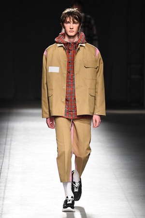 MSGM 2018年春夏メンズコレクション - 季節は夏、高鳴る気持ちを色柄に込めて｜写真30