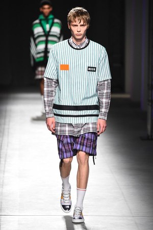 MSGM 2018年春夏メンズコレクション - 季節は夏、高鳴る気持ちを色柄に込めて｜写真36