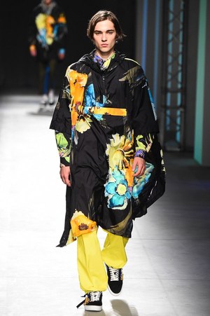 MSGM 2018年春夏メンズコレクション - 季節は夏、高鳴る気持ちを色柄に込めて｜写真45