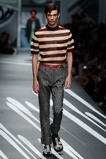 プラダ 2018年春夏コレクション - ミウッチャ監修SFコミックでタイムスリップ｜写真17