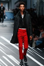 プラダ 2018年春夏コレクション - ミウッチャ監修SFコミックでタイムスリップ｜写真18