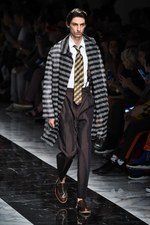 フェンディ 2018年春夏メンズコレクション -“ダブルF”の類まれなる存在感｜写真16