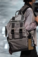 フェンディ 2018年春夏メンズコレクション -“ダブルF”の類まれなる存在感｜写真21