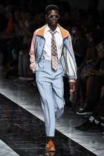 フェンディ 2018年春夏メンズコレクション -“ダブルF”の類まれなる存在感｜写真25