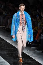 フェンディ 2018年春夏メンズコレクション -“ダブルF”の類まれなる存在感｜写真35