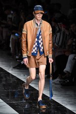 フェンディ 2018年春夏メンズコレクション -“ダブルF”の類まれなる存在感｜写真55