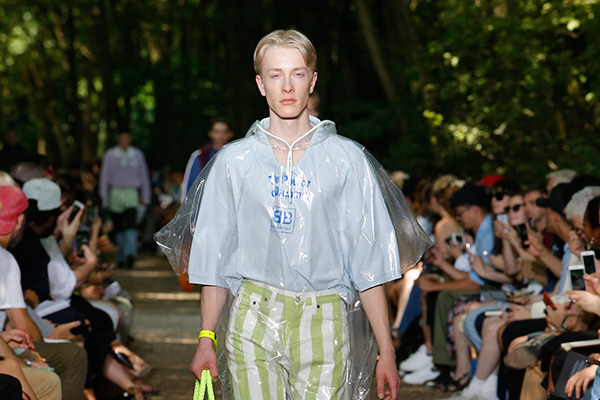 バレンシアガ 2018年春夏メンズコレクション - お父さんの休日