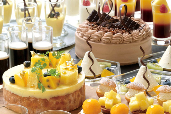 メキシコ料理｜「トロピカルデザートブッフェ」ライチムースやパイナップル×チョコのスイーツピザ、ホテルオークラ福岡で