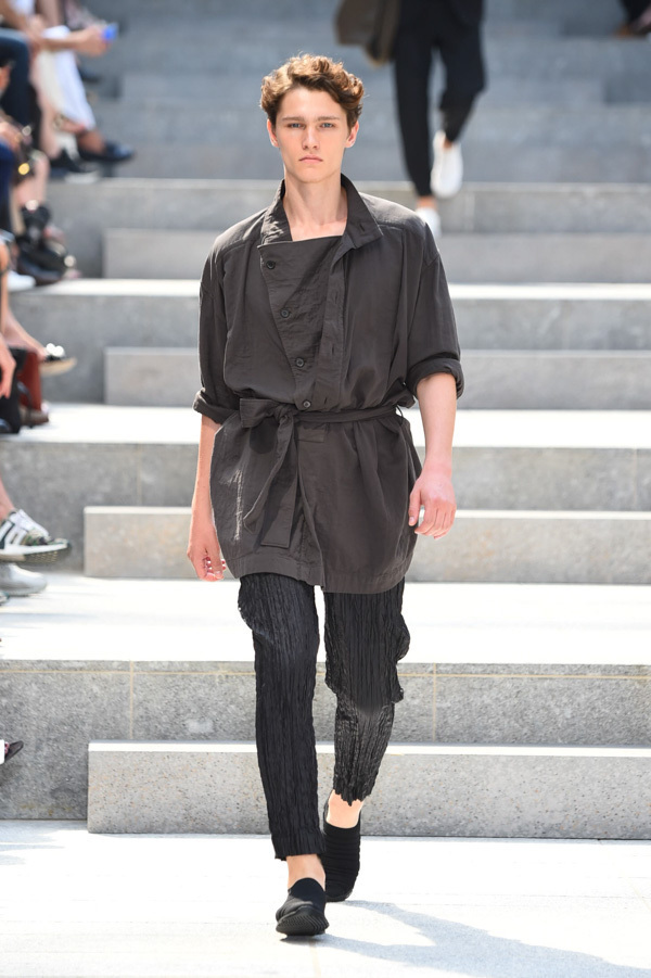 18ss ISSEY MIYAKE MEN コート1