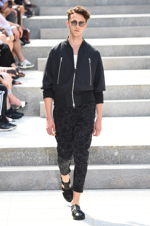 イッセイ ミヤケ メン(ISSEY MIYAKE MEN) 2018年春夏メンズコレクション シルエット - 写真15
