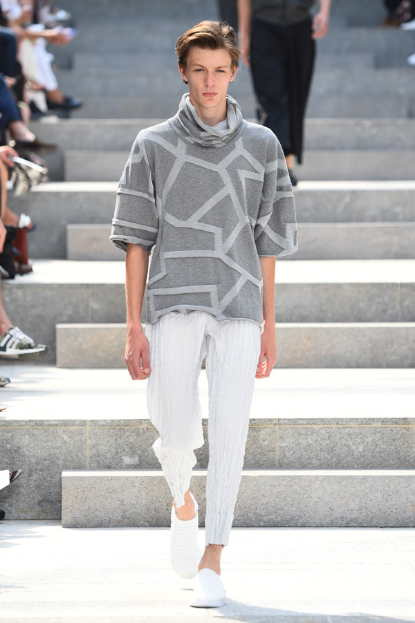 イッセイ ミヤケ メン(ISSEY MIYAKE MEN) 2018年春夏メンズコレクション シルエット - 写真18