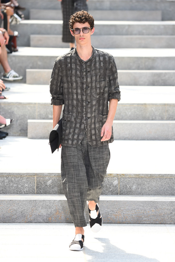 イッセイ ミヤケ メン(ISSEY MIYAKE MEN) 2018年春夏メンズコレクション シルエット - 写真20