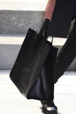 イッセイ ミヤケ メン 2018年春夏コレクション - 砂漠を旅する一人の男｜写真62