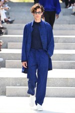 イッセイ ミヤケ メン 2018年春夏コレクション - 砂漠を旅する一人の男｜写真63