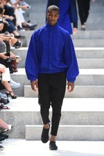 イッセイ ミヤケ メン 2018年春夏コレクション - 砂漠を旅する一人の男｜写真64