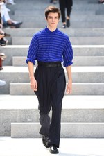 イッセイ ミヤケ メン 2018年春夏コレクション - 砂漠を旅する一人の男｜写真70