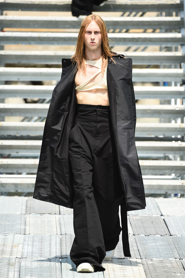 リック・オウエンス(Rick Owens) 2018年春夏メンズコレクション シルエット - 写真14