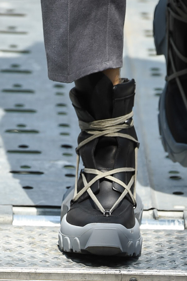 リック・オウエンス(Rick Owens) 2018年春夏メンズコレクション  - 写真24