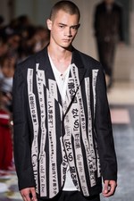 ヨウジヤマモト 2018年春夏メンズコレクション - 言葉とその絵が示すこと｜写真35