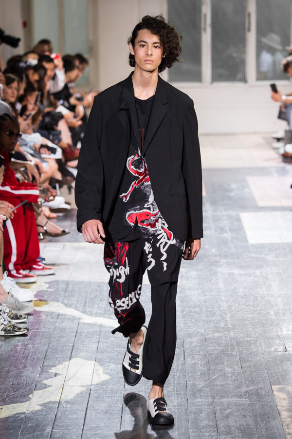 ヨウジヤマモト(Yohji Yamamoto) 2018年春夏メンズコレクション